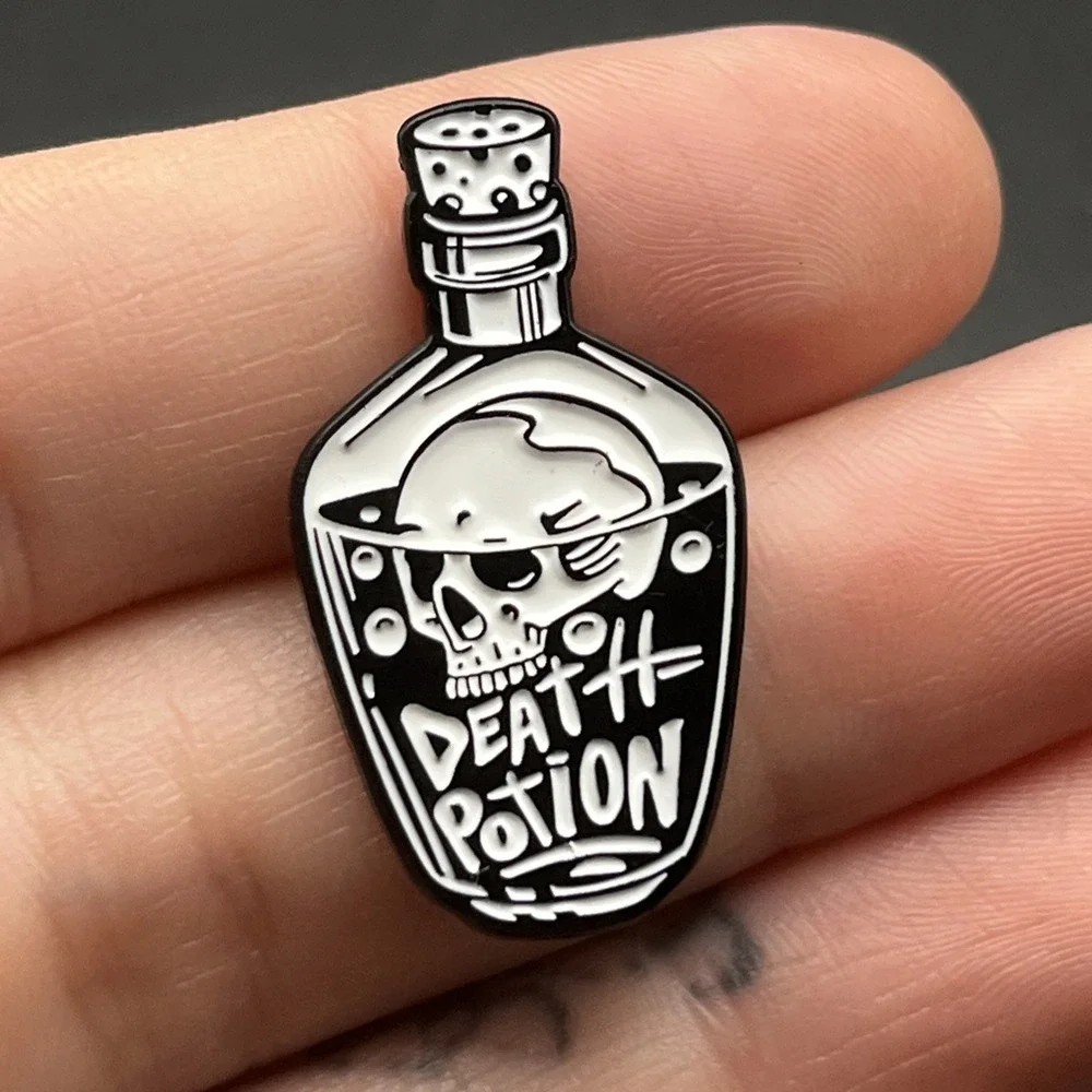 Death Potion Skull Gothic Novelty Lapel Hat Pin